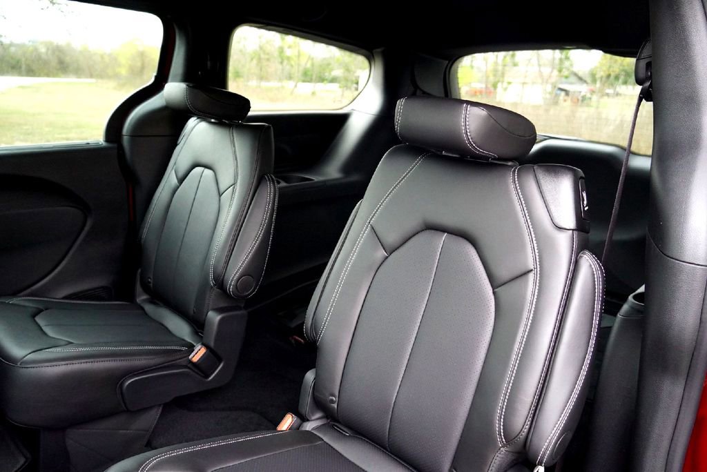 New 2026 Chrysler Pacifica Select FWD image 28