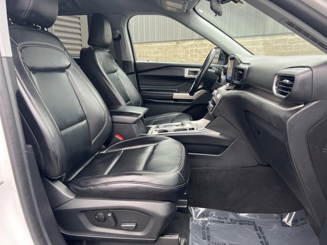 Used 2021 Ford Explorer XLT w/ Equipment Group 202A image 11
