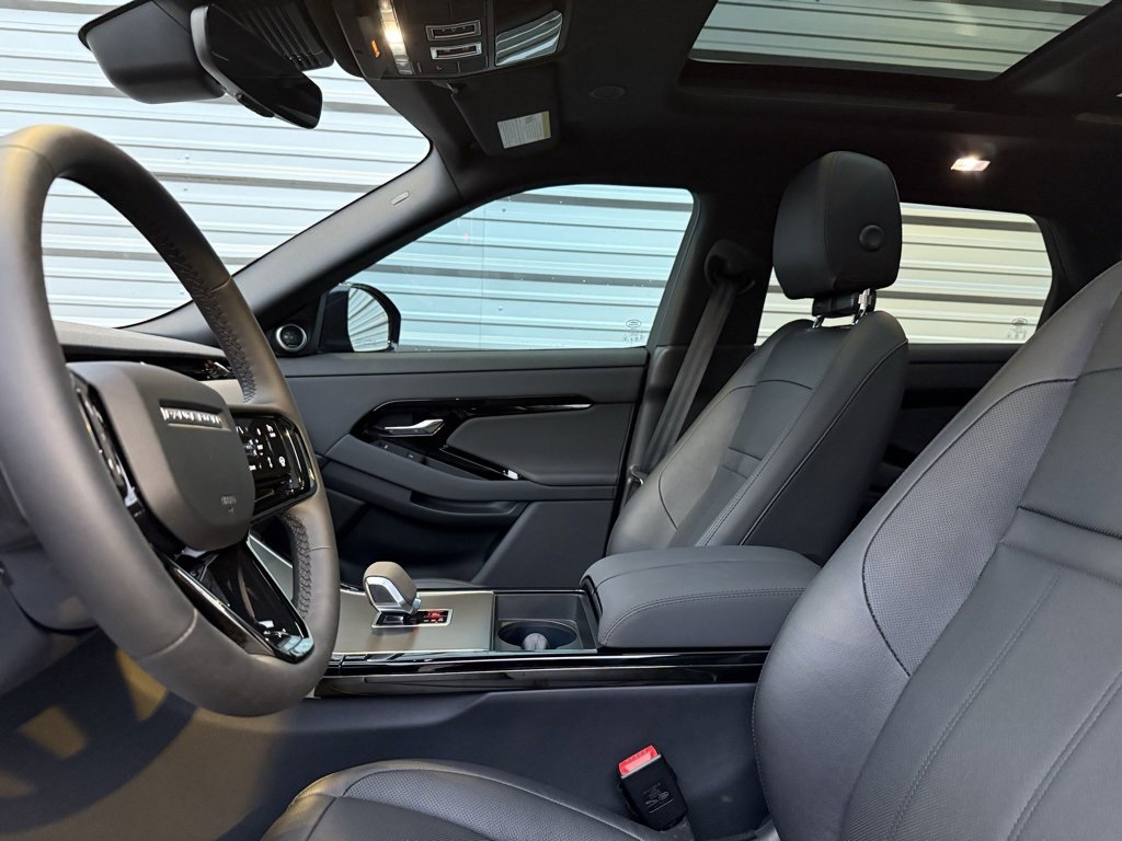Used 2024 Land Rover Range Rover Evoque Dynamic SE image 18