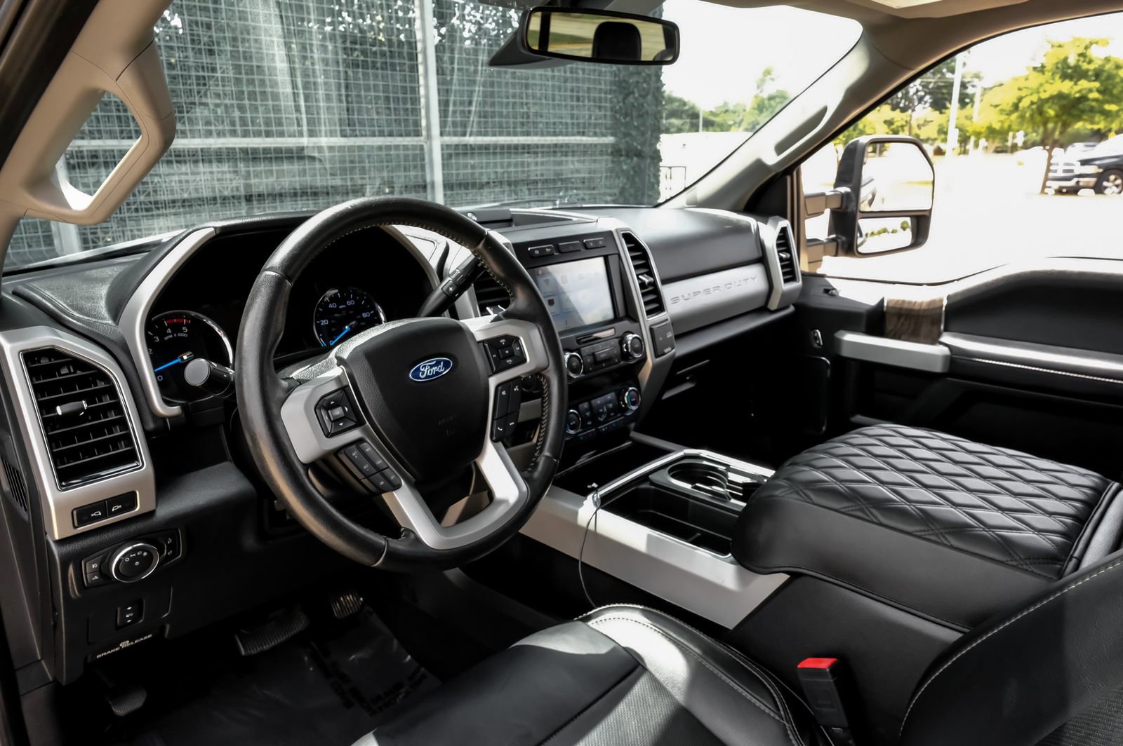 Used 2019 Ford F350 Lariat AWD/4WD image 3