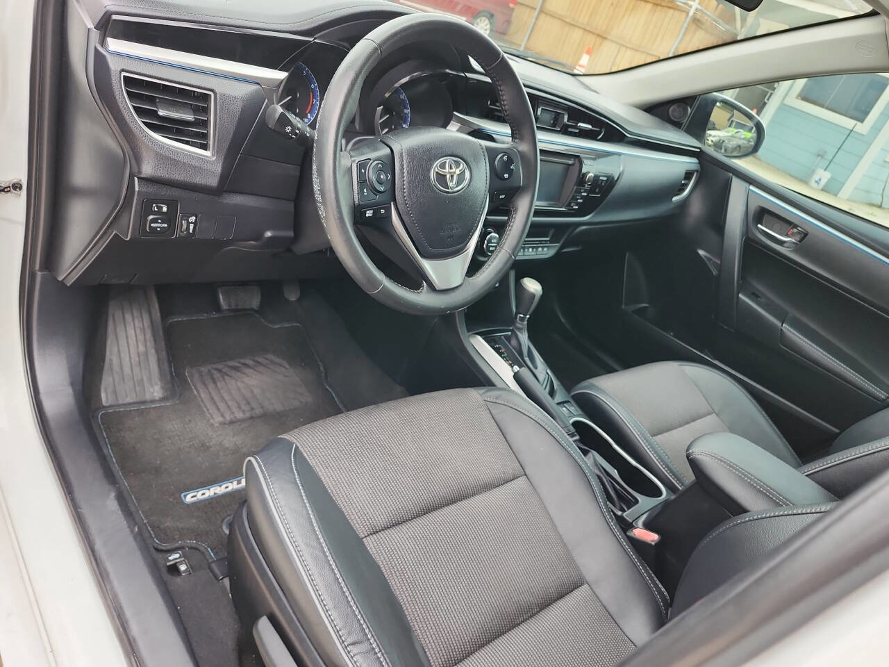 Used 2015 Toyota Corolla S w/ Driver Convenience Package FWD image 5