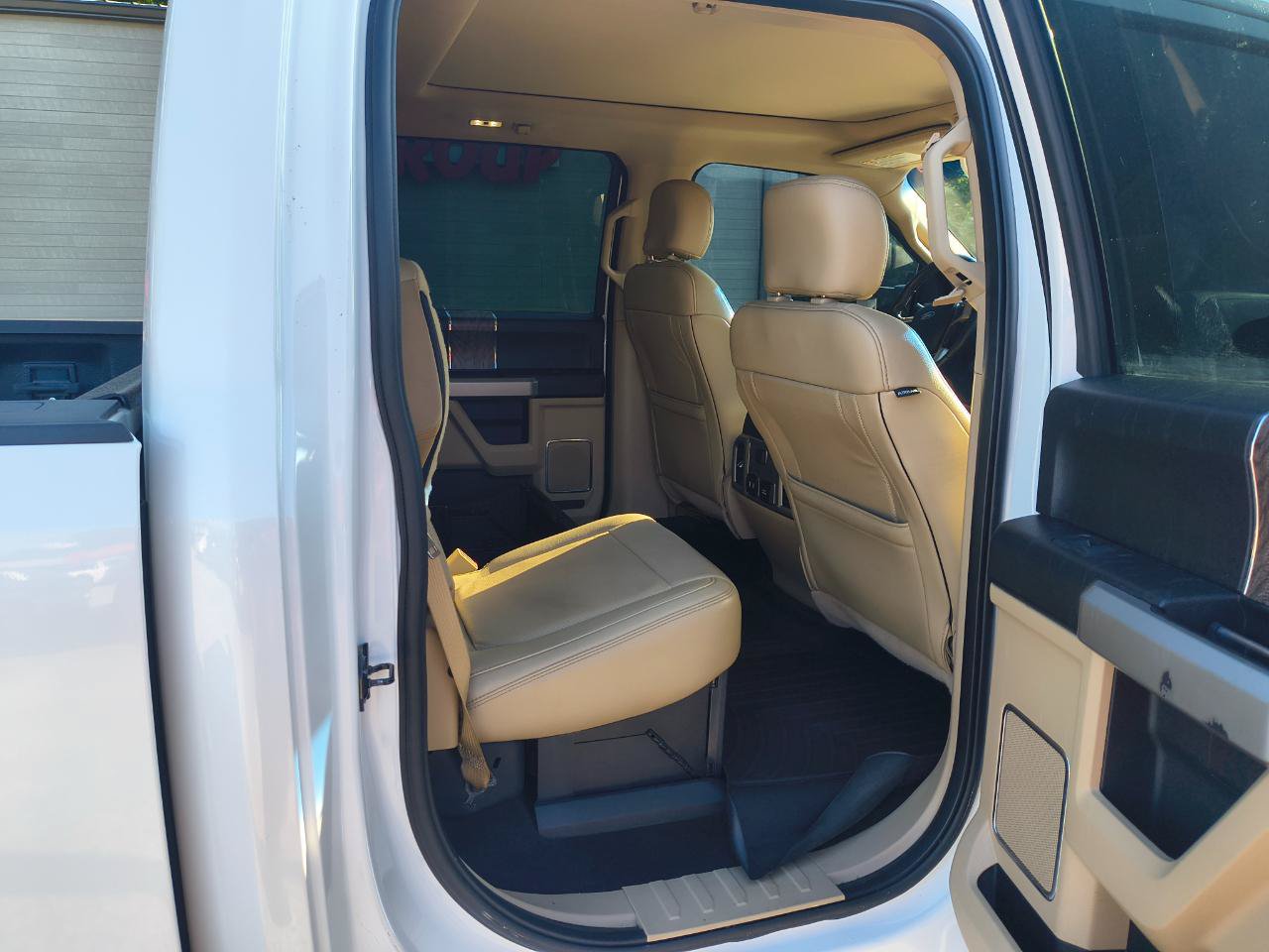 Used 2018 Ford F350 Lariat w/ Lariat Ultimate Package AWD/4WD image 11