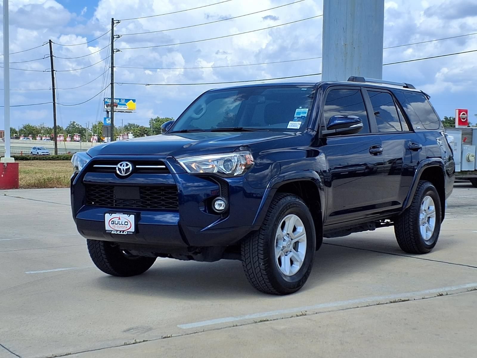 Certified 2023 Toyota 4Runner SR5 Premium w/ Moonroof Package AWD/4WD image 3