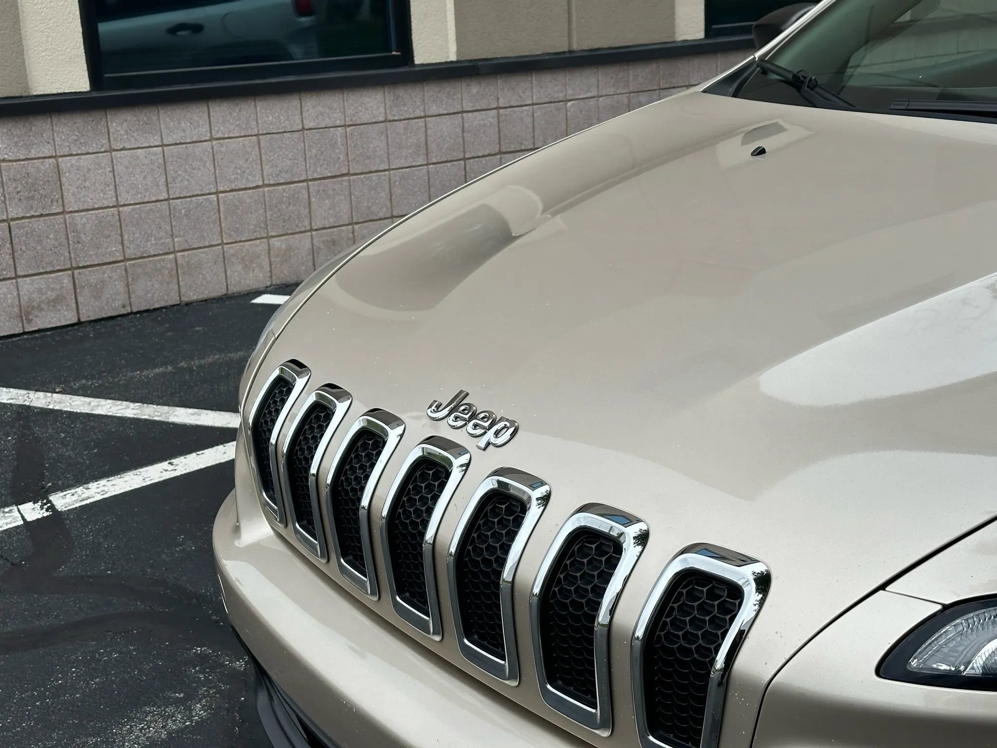 Used 2014 Jeep Cherokee Sport image 13