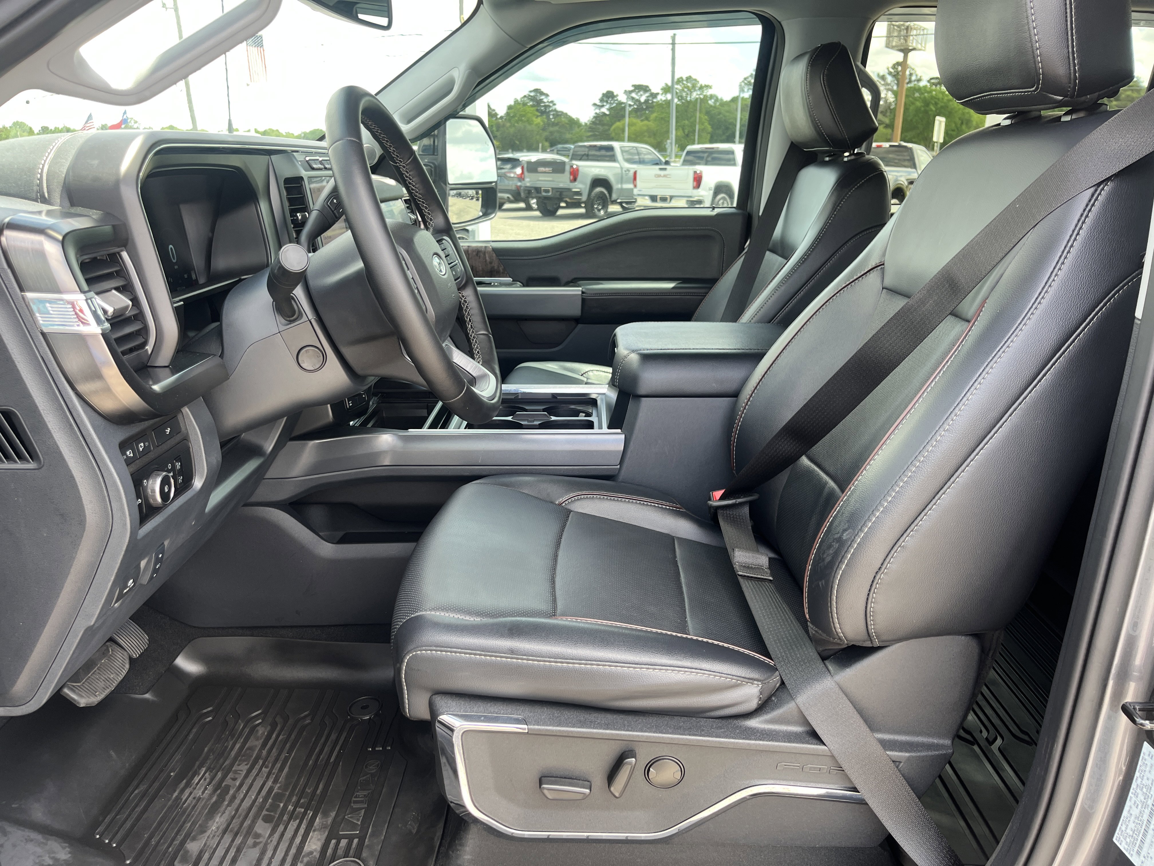 Used 2024 Ford F350 Lariat w/ Lariat Ultimate Package image 16
