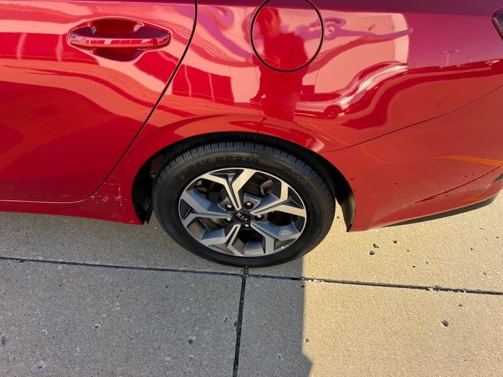 Used 2019 Kia Forte LXS FWD image 4