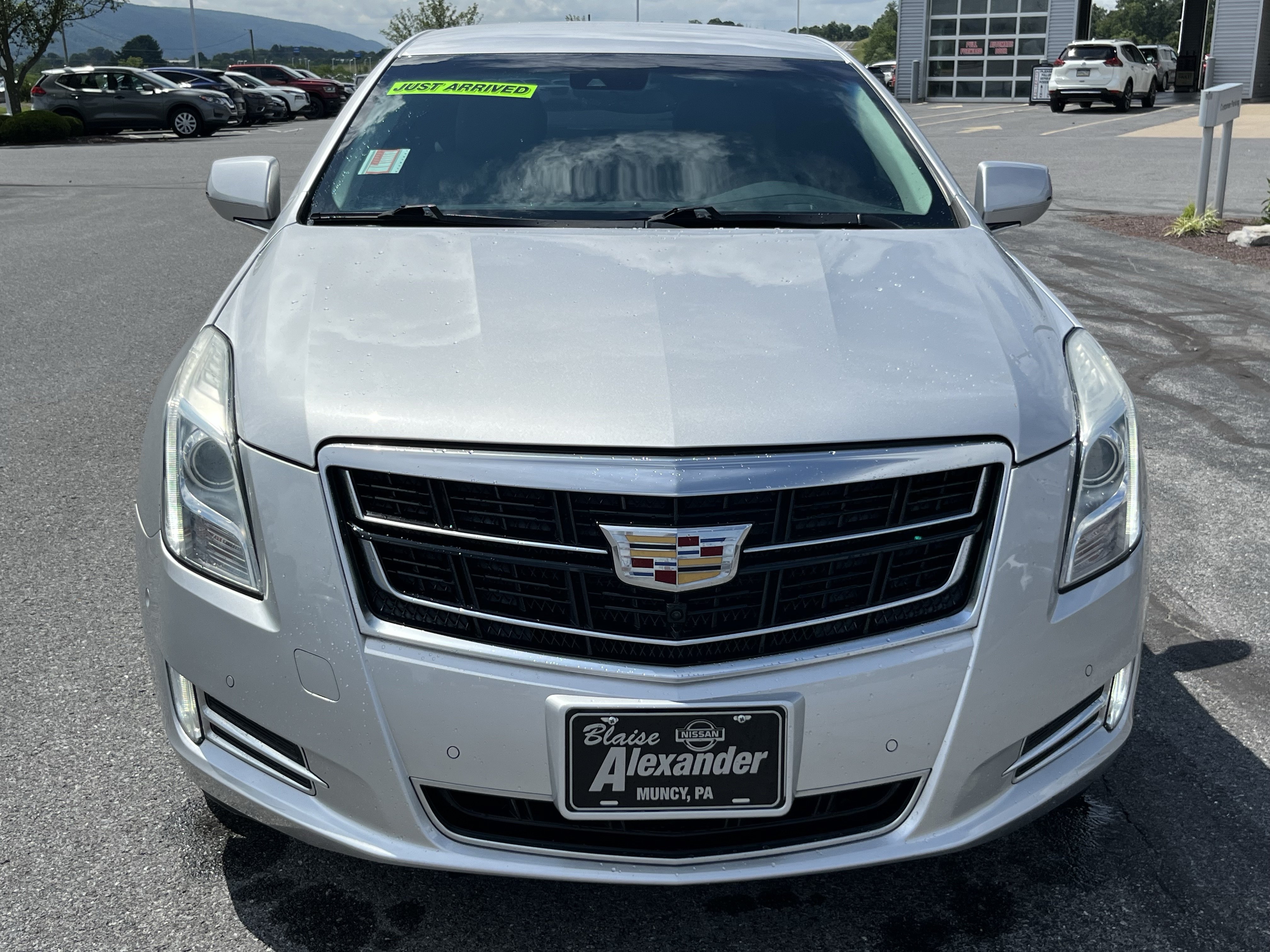 Used 2016 Cadillac XTS Luxury w/ Driver Awareness Package FWD image 11
