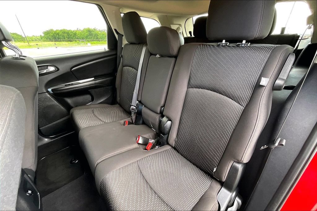 Used 2017 Dodge Journey SE w/ Flexible Seating Group FWD image 18