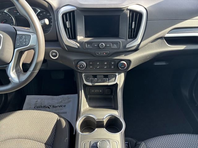 Used 2024 GMC Terrain SLE image 11