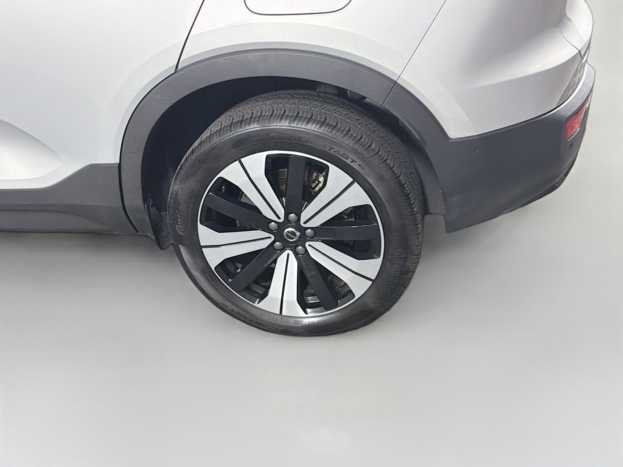 Used 2023 Volvo XC40 Recharge Plus AWD/4WD image 11