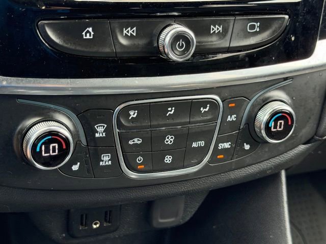 Used 2023 Chevrolet Traverse LT FWD image 24