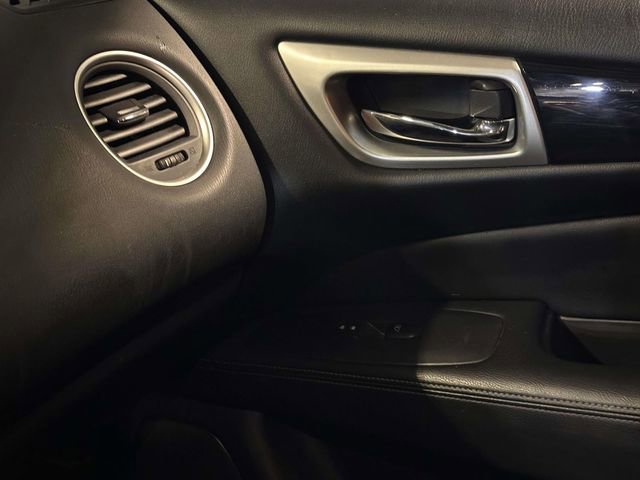 Used 2020 Nissan Pathfinder SV FWD image 27