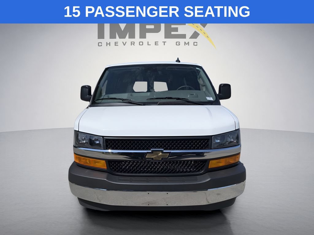 Used 2025 Chevrolet Express 3500 LT w/ LT Preferred Equipment Group RWD image 8
