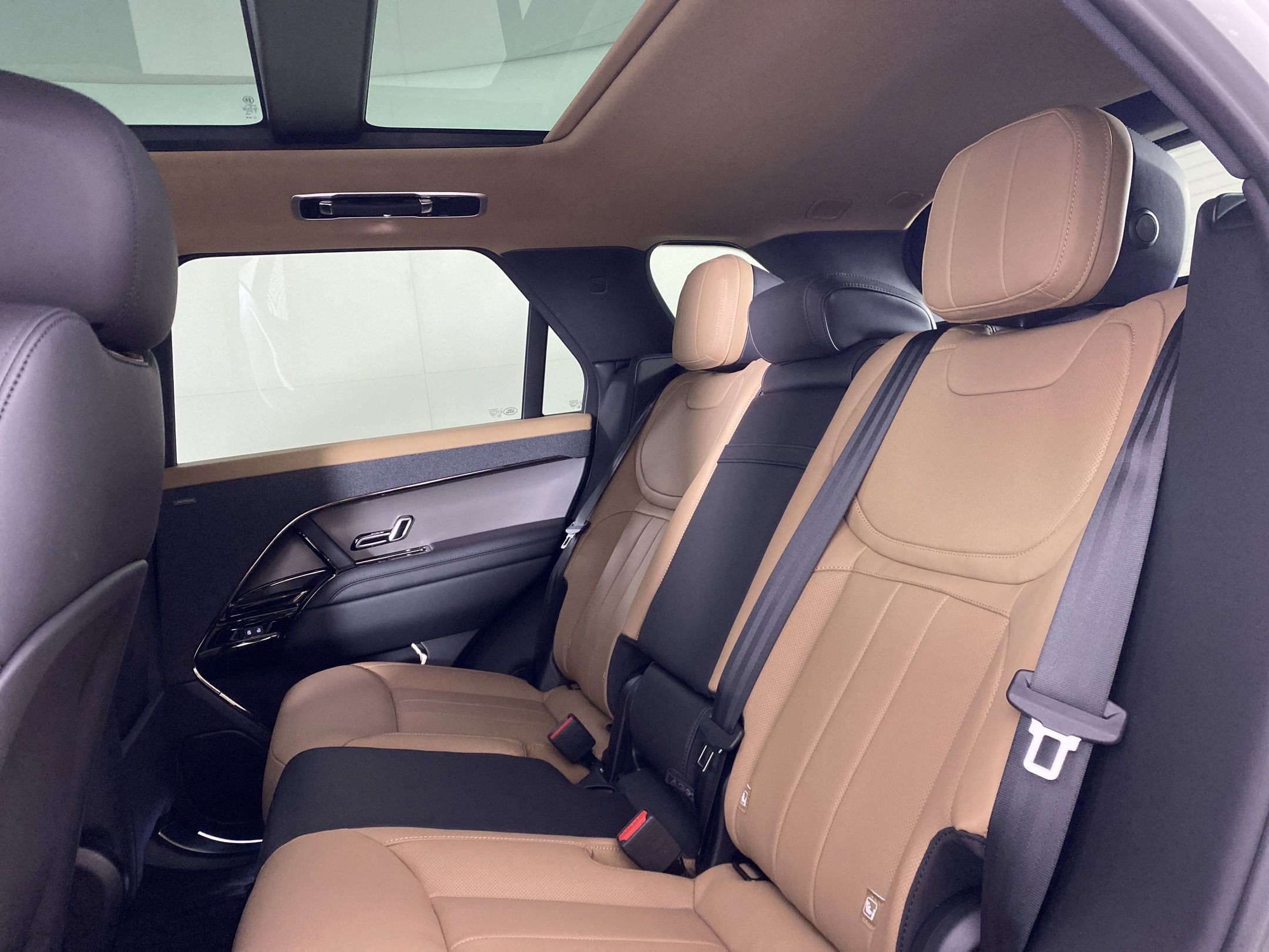 New 2025 Land Rover Range Rover Sport Dynamic SE image 23