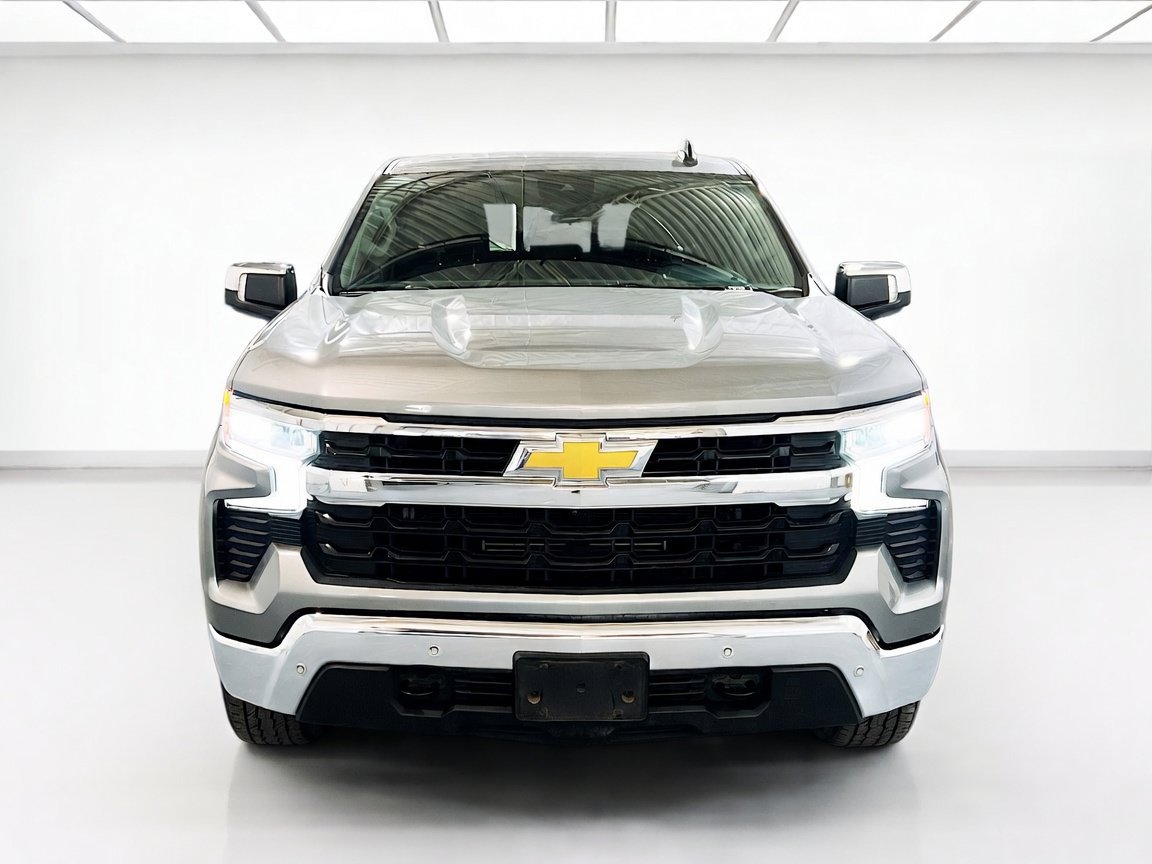 Used 2024 Chevrolet Silverado 1500 LT w/ Safety Package AWD/4WD image 2