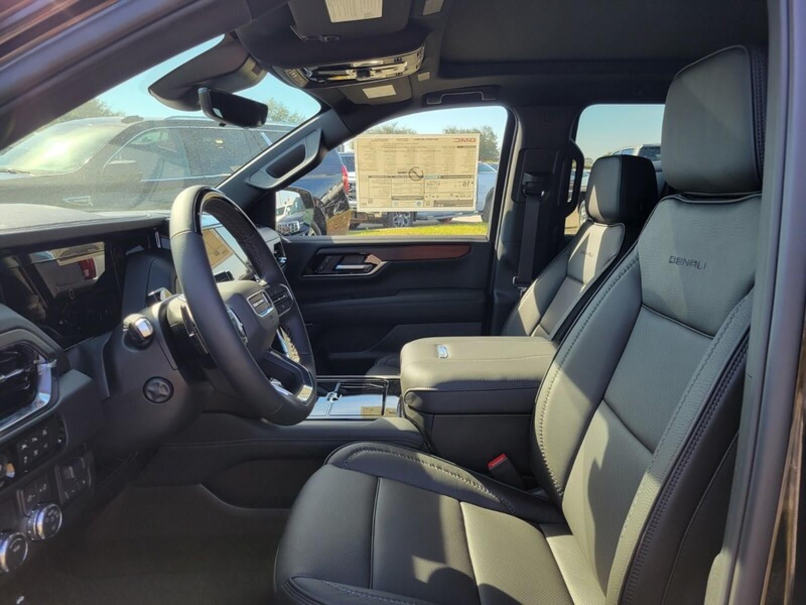 New 2026 GMC Yukon XL Denali w/ Denali Reserve Package RWD image 12