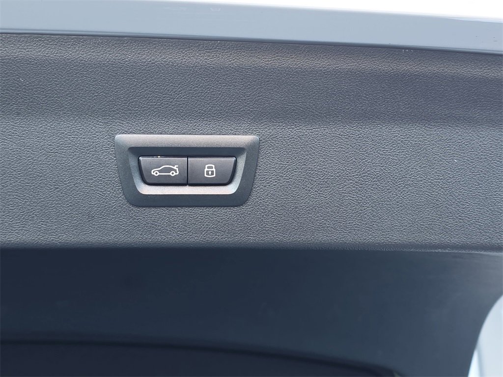 Used 2024 BMW X4 xDrive30i w/ Parking Assistance Package image 16