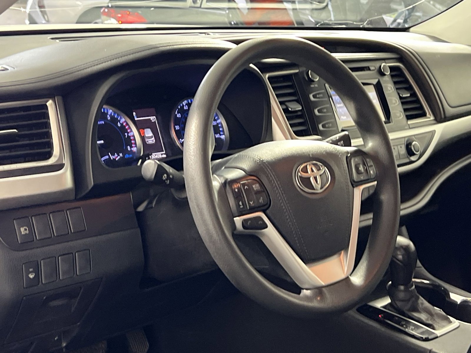 Used 2019 Toyota Highlander LE image 16