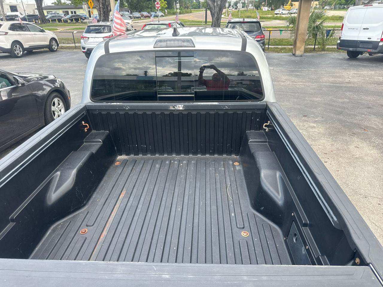 Used 2019 Toyota Tacoma SR5 RWD image 6