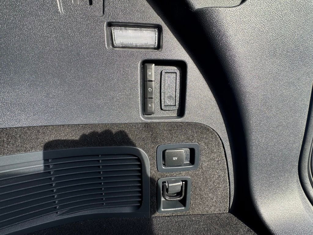 Used 2025 Lincoln Aviator Reserve w/ Jet Appearance Package image 40