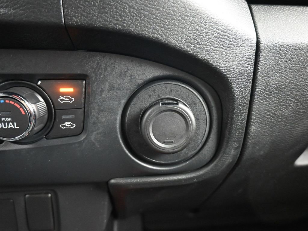 Used 2022 Nissan Frontier PRO-4X w/ Off-Road Protection Package image 22