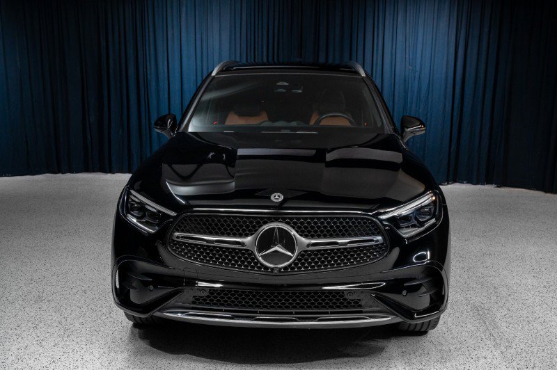 Certified 2023 Mercedes-Benz GLC 300 image 2