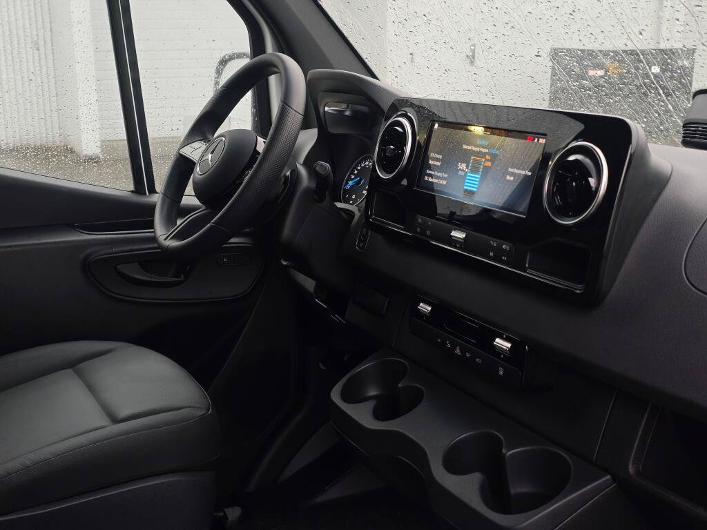 New 2025 Mercedes-Benz eSprinter 170 Cargo image 24