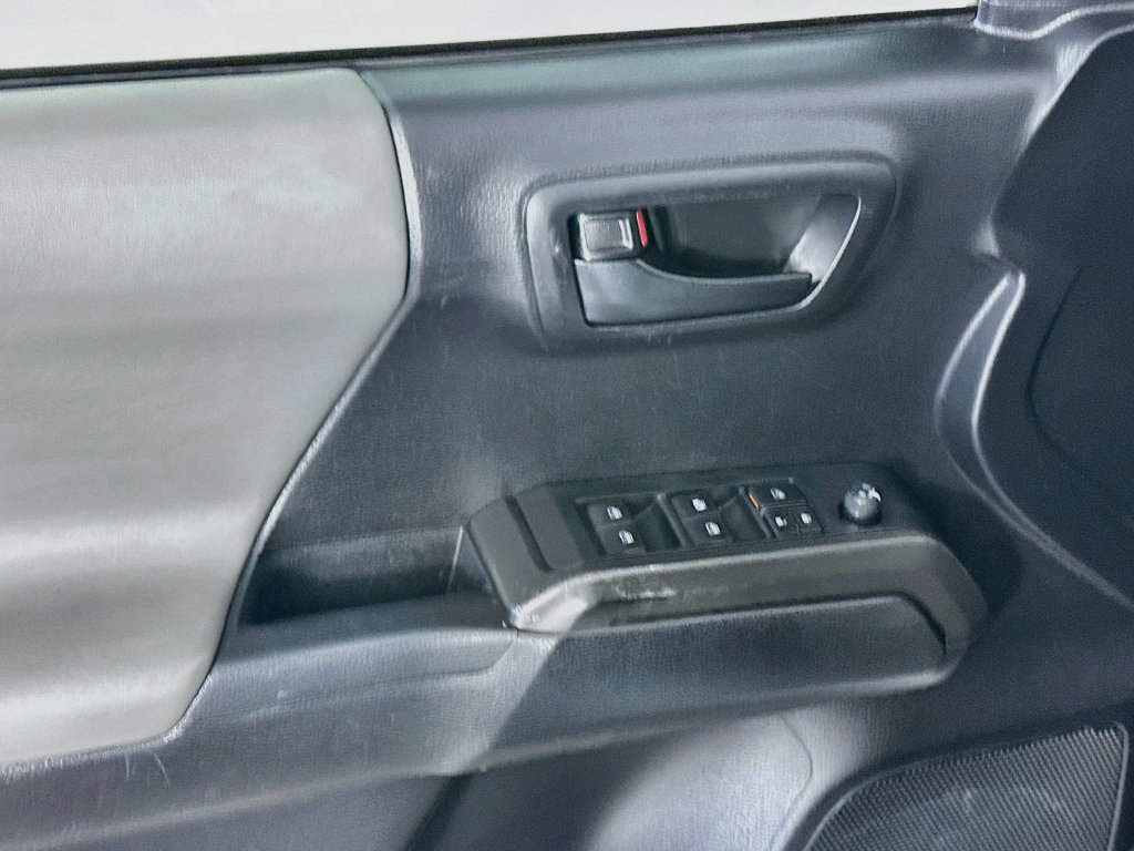 Used 2021 Toyota Tacoma SR5 RWD image 21