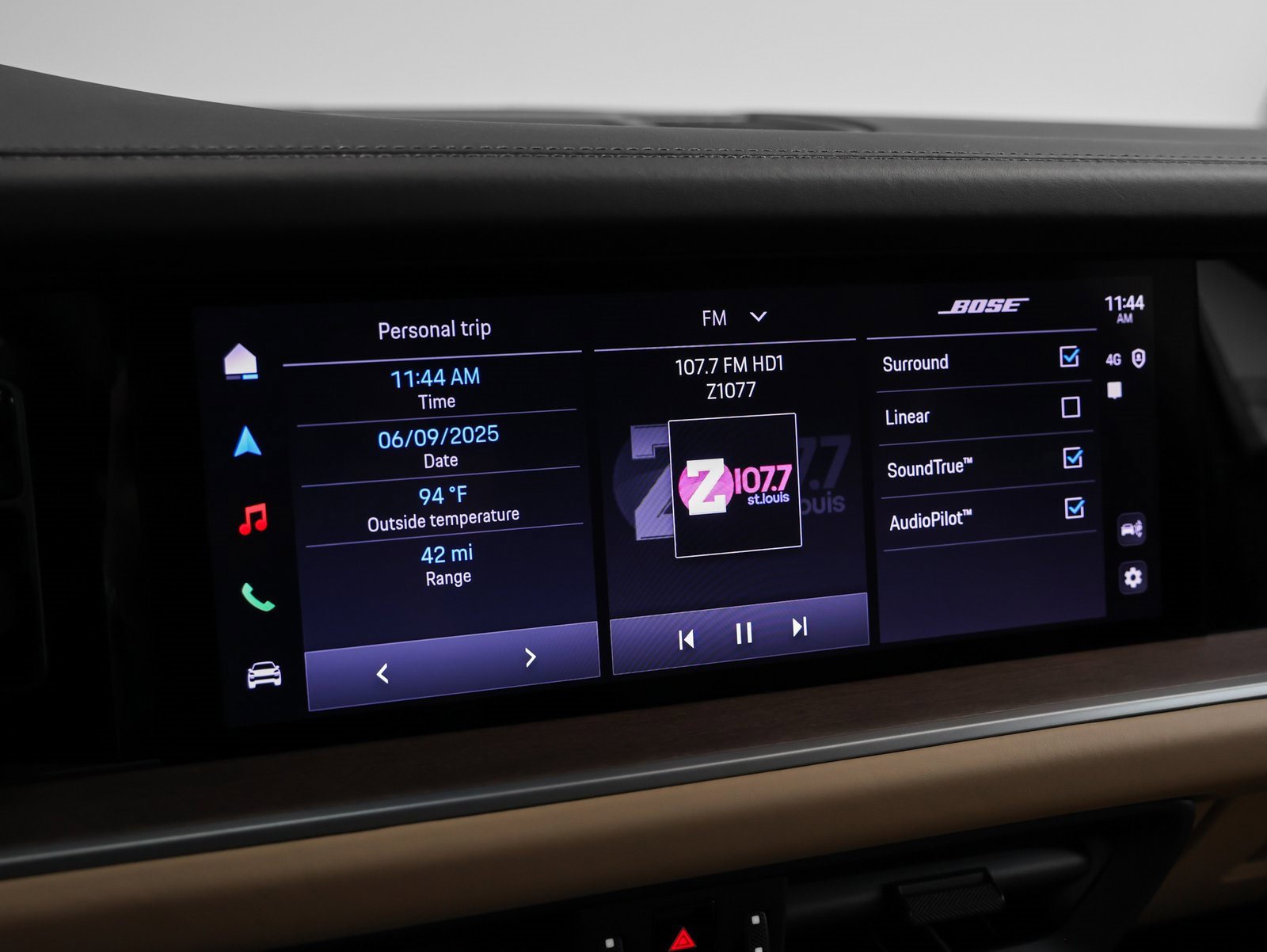 Used 2025 Porsche Cayenne image 35