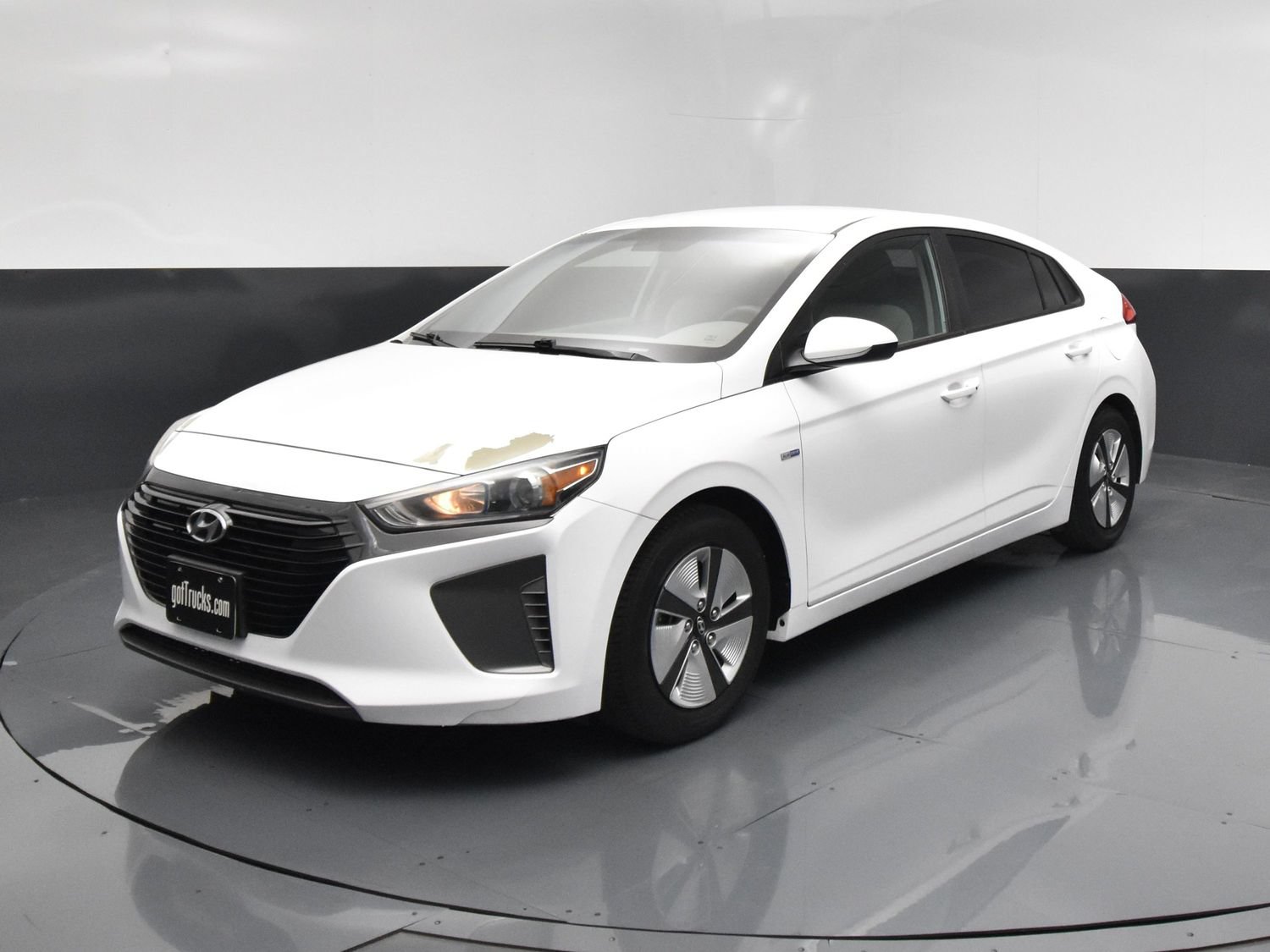 Used 2018 Hyundai Ioniq Blue FWD image 2