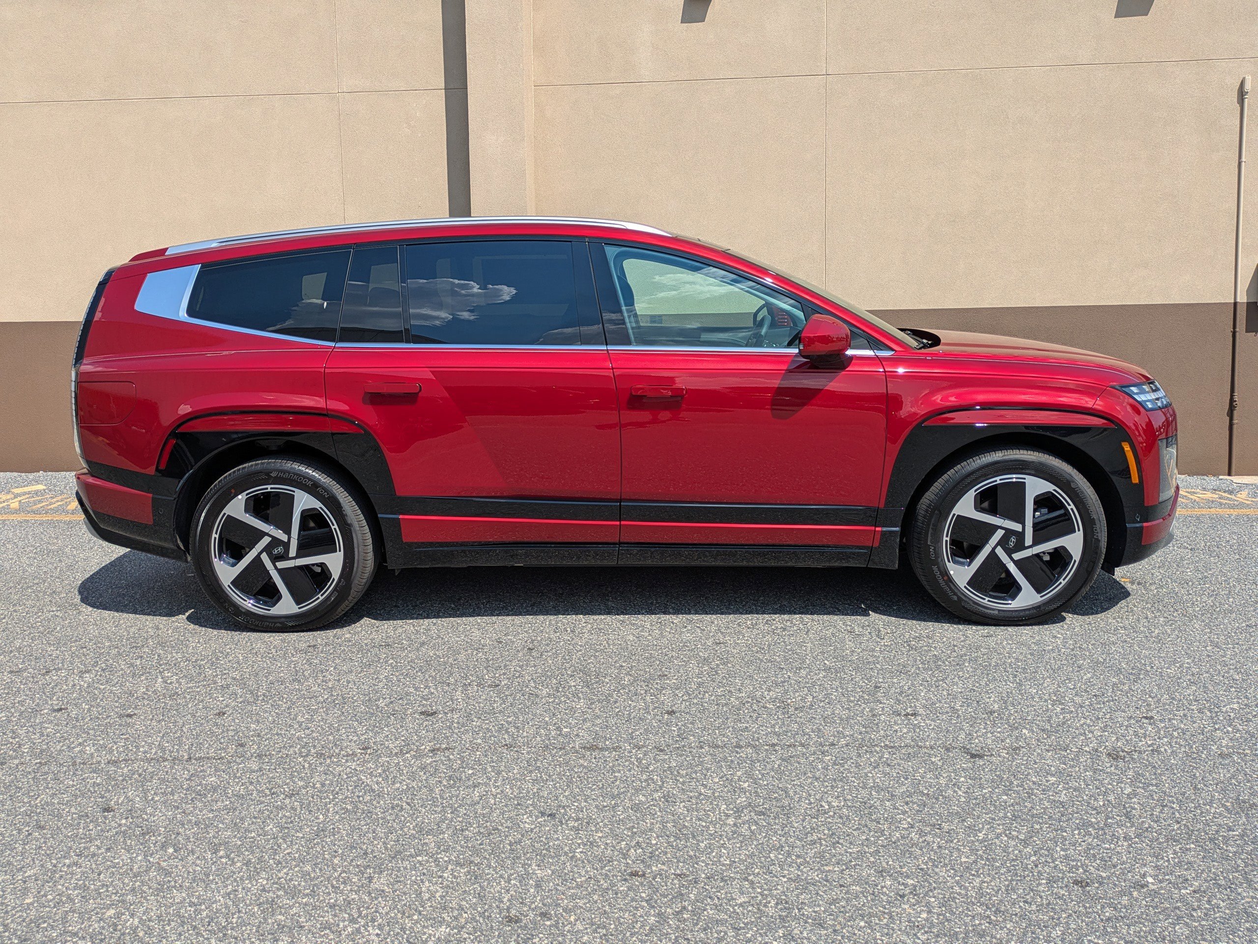 New 2026 Hyundai Ioniq 9 Limited image 3