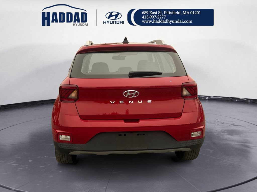 Certified 2022 Hyundai Venue Limited FWD image 4