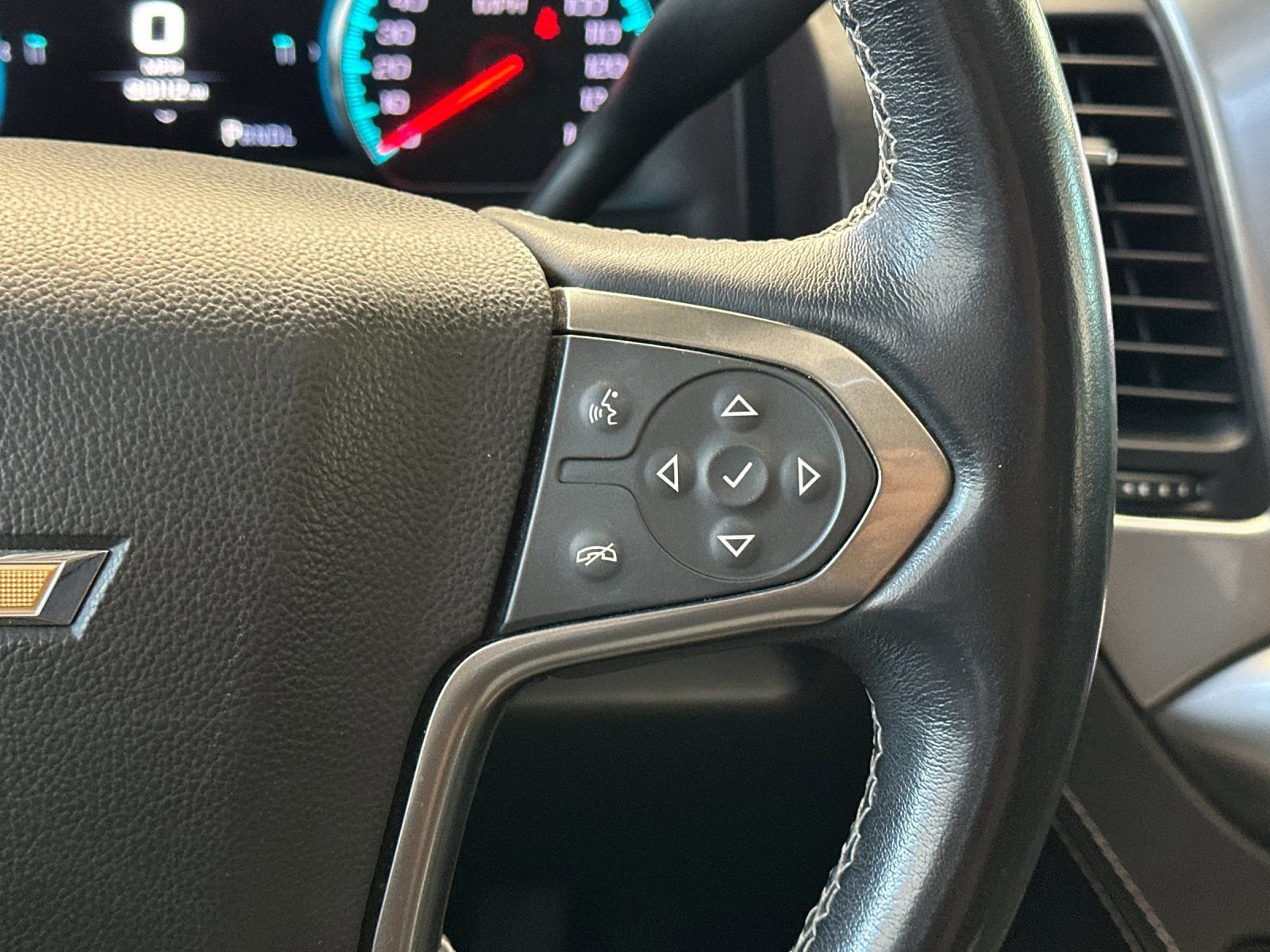 Used 2020 Chevrolet Suburban Premier image 33