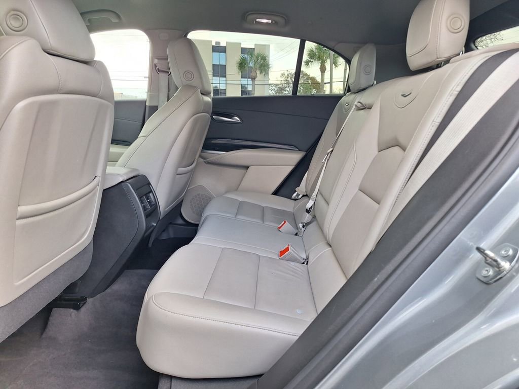 Used 2023 Cadillac XT4 Premium Luxury image 11