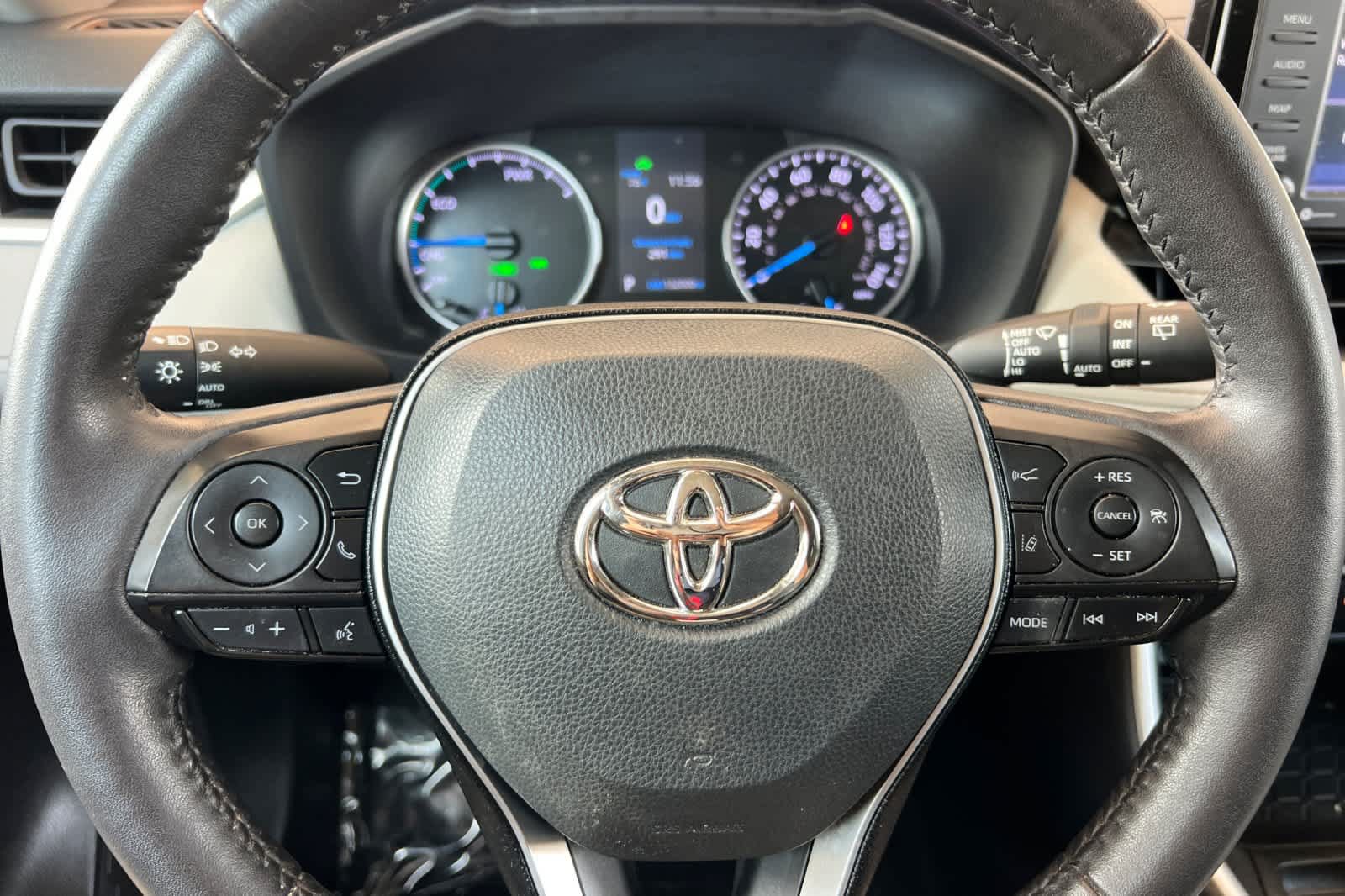 Used 2022 Toyota RAV4 XLE w/ XLE Grade Weather Package AWD/4WD image 25