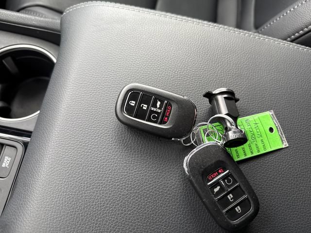 Used 2023 Honda Pilot Touring image 11