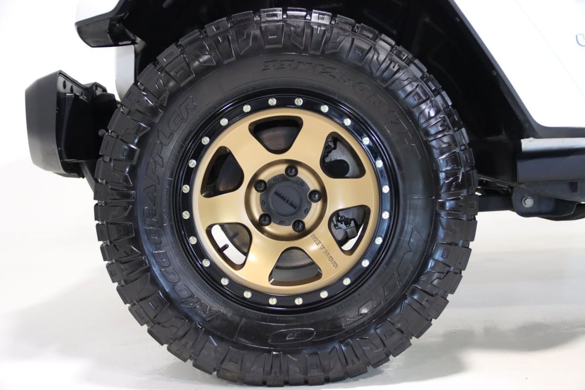 Used 2021 Jeep Wrangler Unlimited Sahara w/ Dual Top Group AWD/4WD image 85