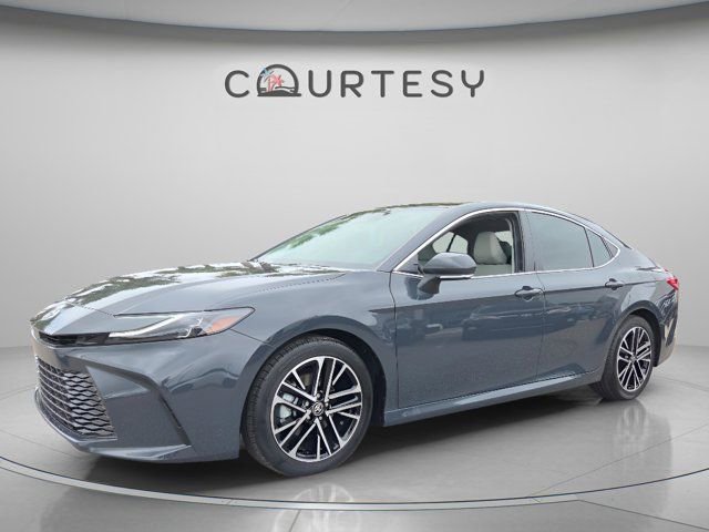 Certified 2025 Toyota Camry XLE image 1