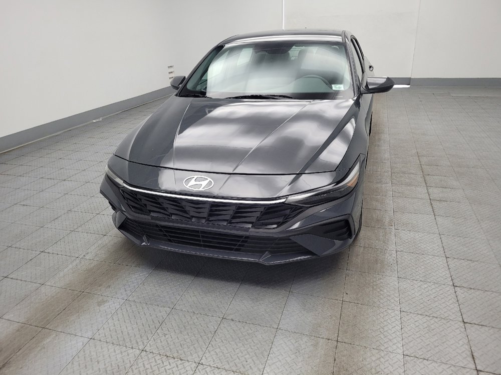 Used 2025 Hyundai Elantra SE FWD image 15