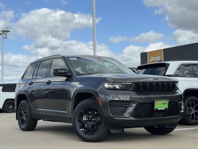 New 2025 Jeep Grand Cherokee Altitude w/ MOPAR Finishing Package video 2