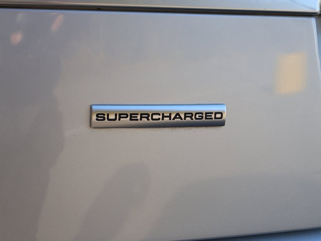 Used 2018 Land Rover Range Rover Supercharged image 8