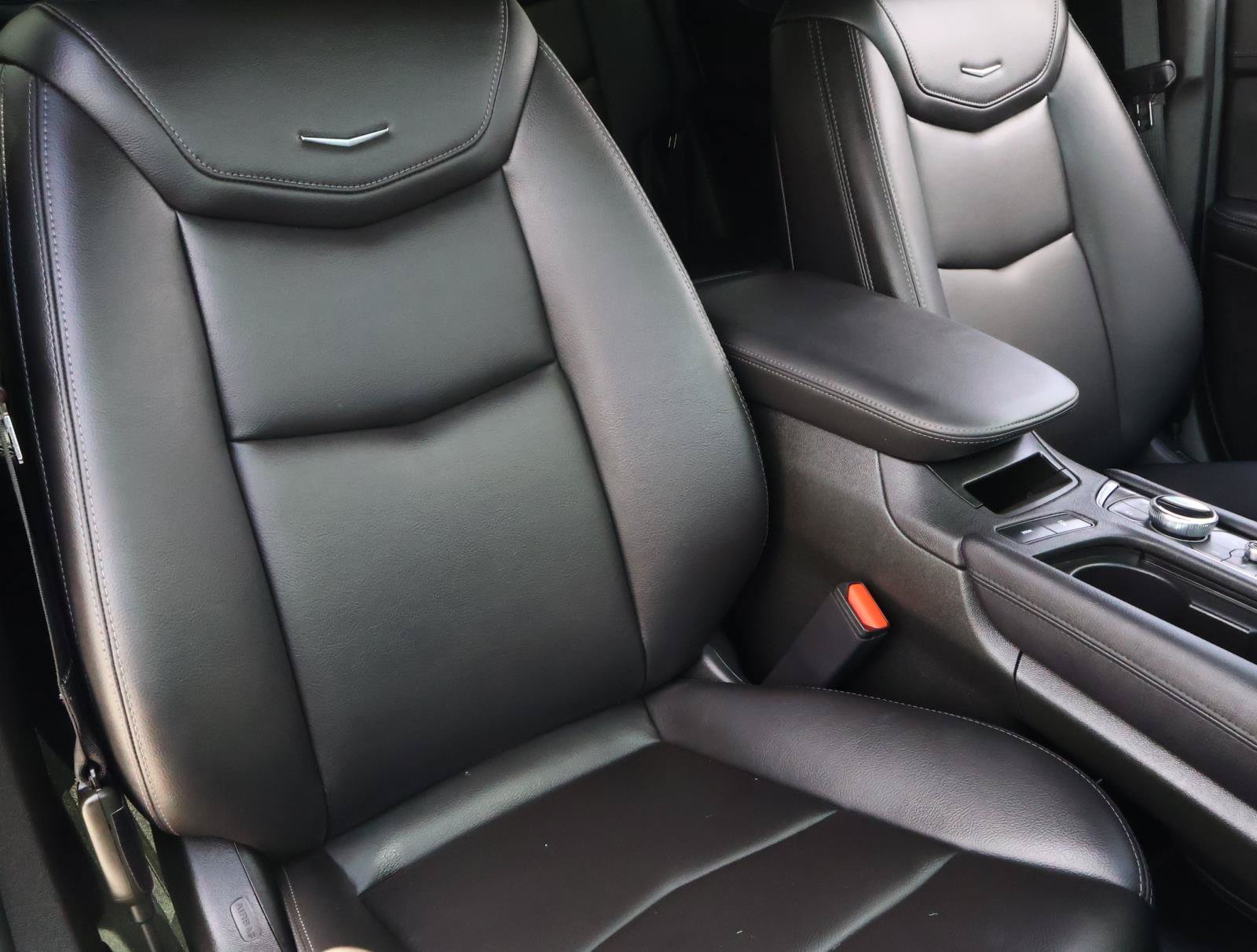 Used 2025 Cadillac XT5 Luxury w/ LPO, Floor Liner Package FWD image 21