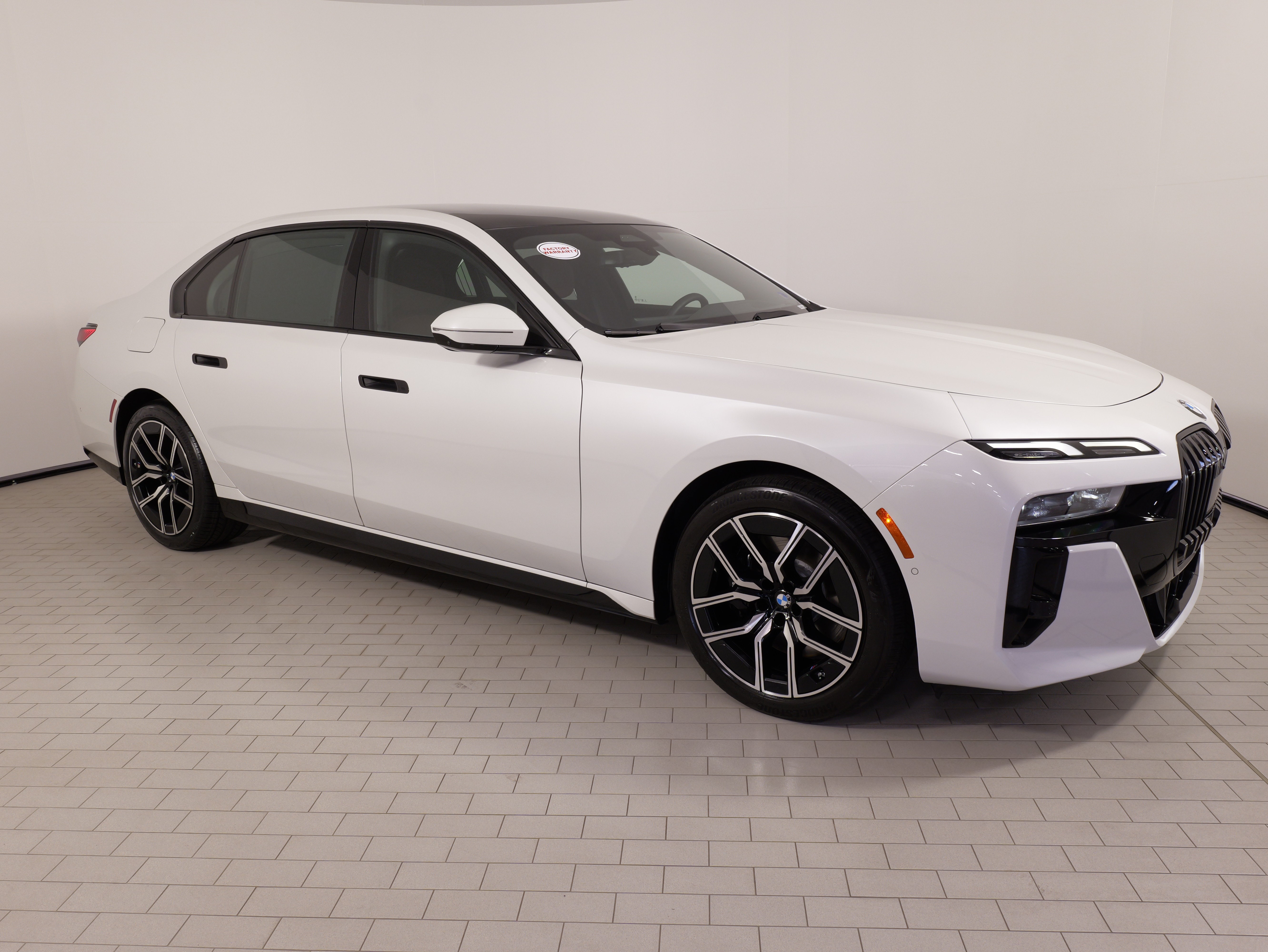 Used 2024 BMW 740i xDrive w/ Premium Package AWD/4WD image 7