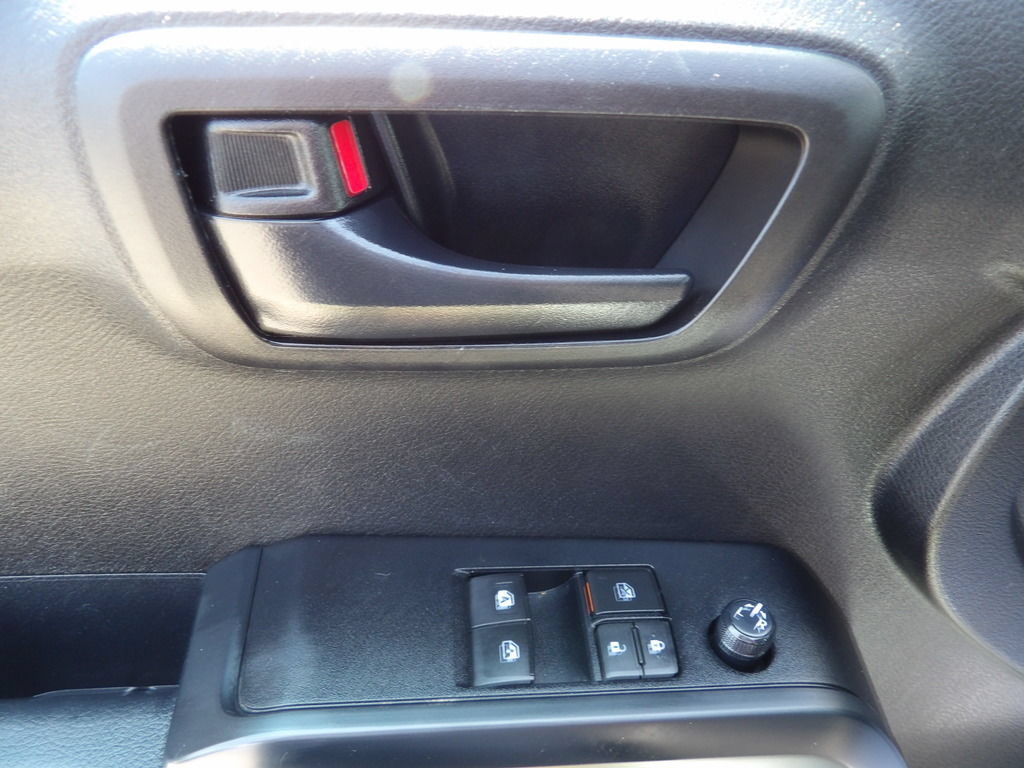 Used 2023 Toyota Tacoma SR RWD image 15
