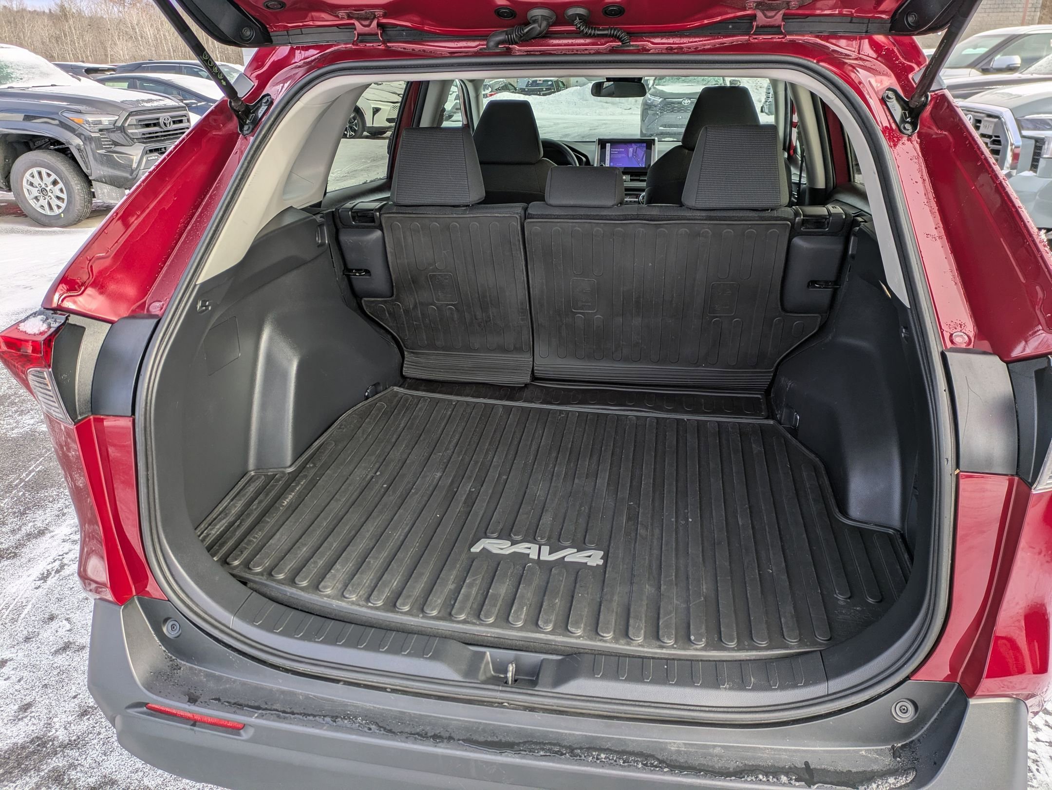 Used 2024 Toyota RAV4 LE image 18