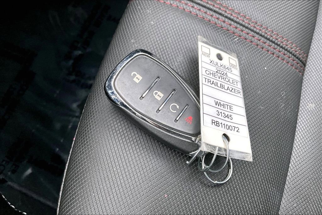 Used 2024 Chevrolet TrailBlazer RS image 11