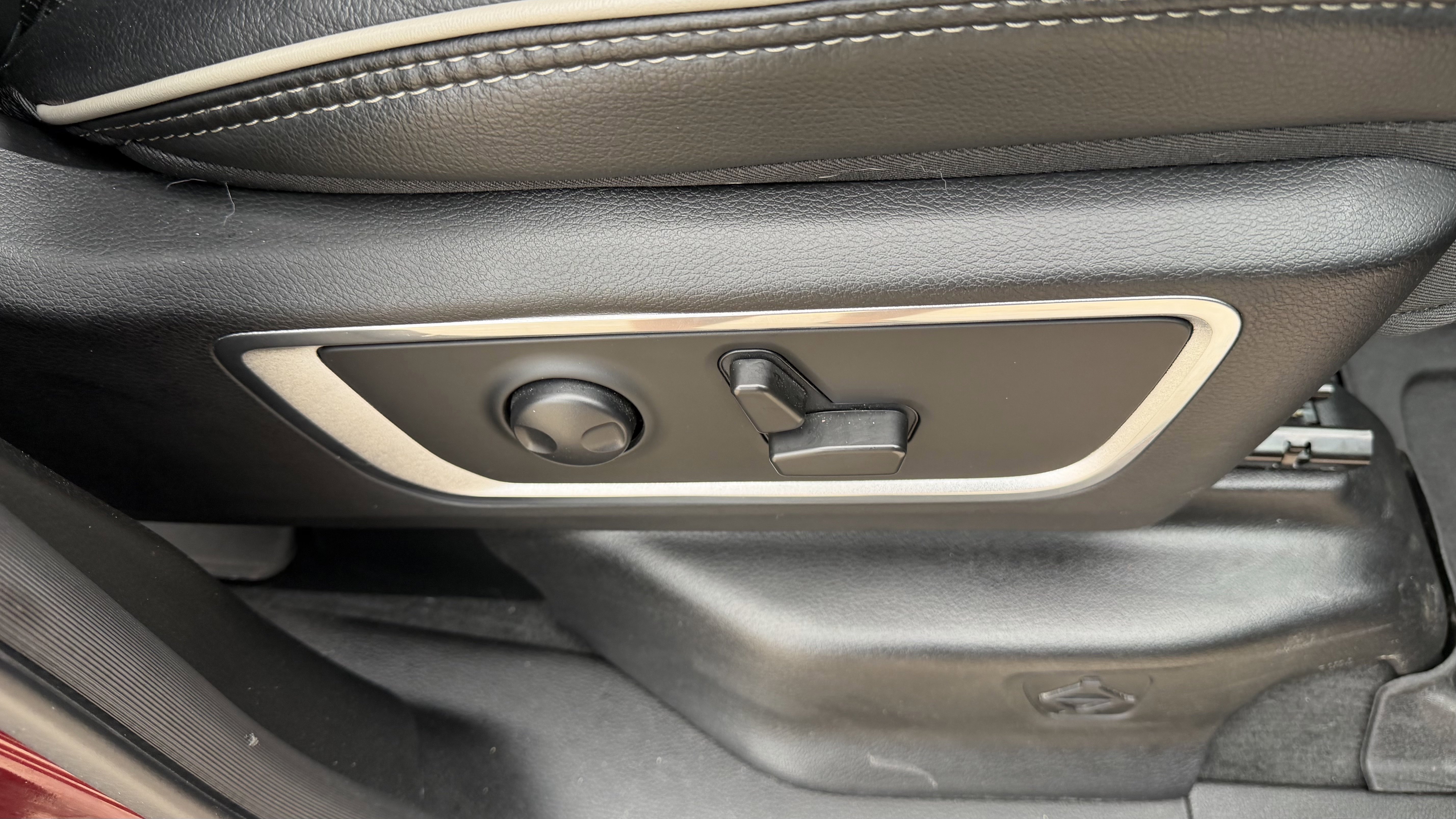 Used 2022 RAM 1500 Laramie w/ Sport Appearance Package AWD/4WD image 39