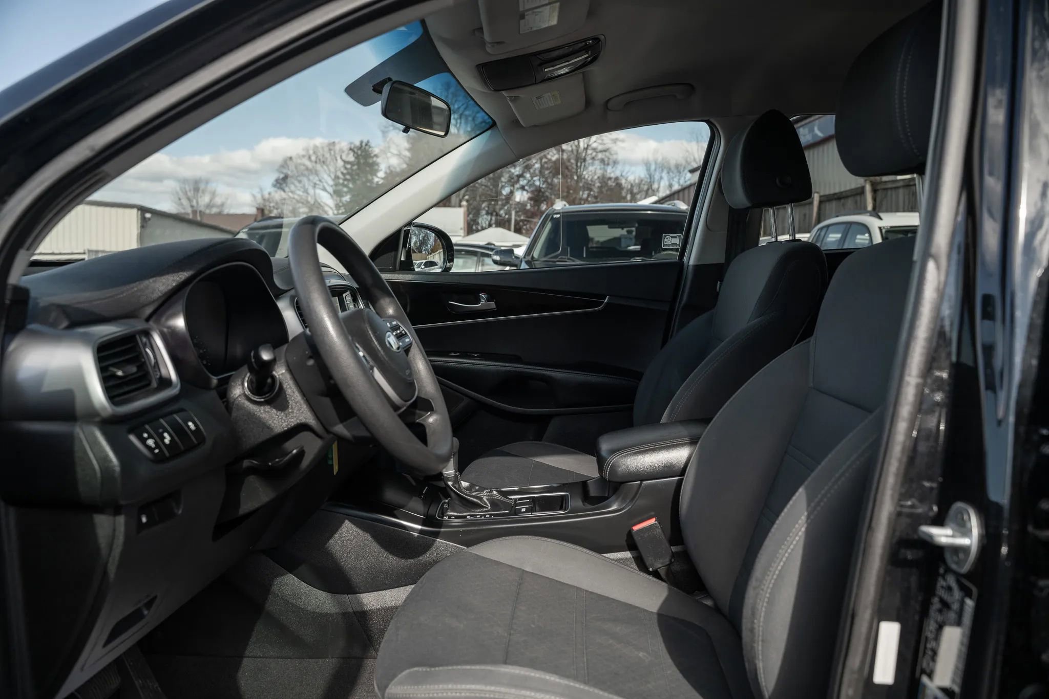 Used 2019 Kia Sorento LX image 7