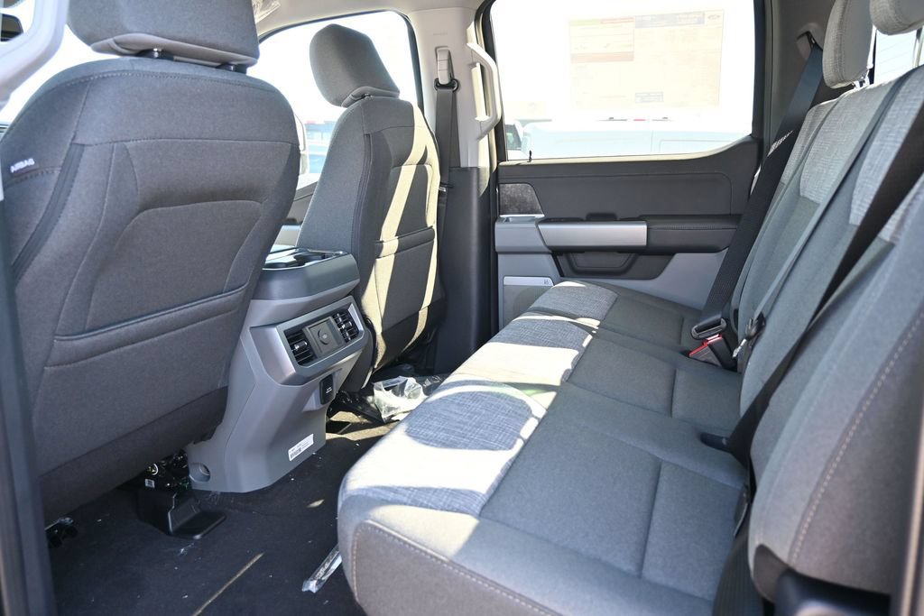 New 2027 Ford F250 XLT w/ XLT Premium Package AWD/4WD image 17