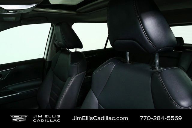 Used 2022 Toyota RAV4 XLE Premium image 6
